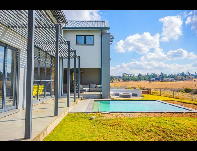 4 BEDROOM PROPERTY TO RENT IN COPPERLEAF ESTATE